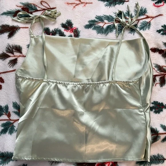 Top - Picture 2 of 3